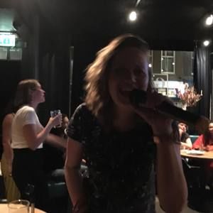 Meet your Posher, Chloë